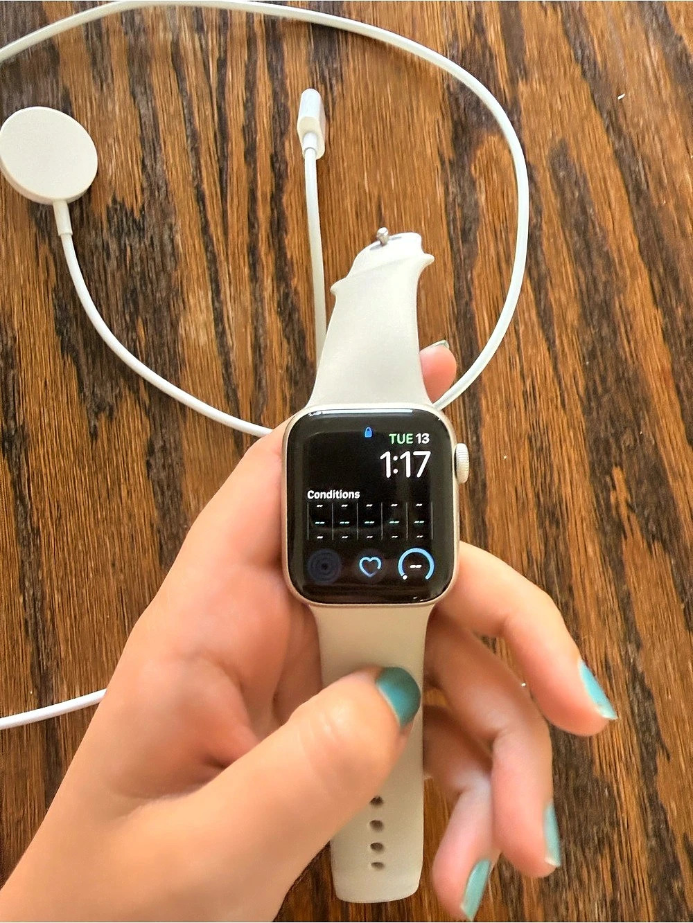 Apple Watch SE (GPS) (2nd Generation) 40mm Starlight Aluminum Case with